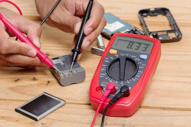 how to test 12v battery amps with multimeter